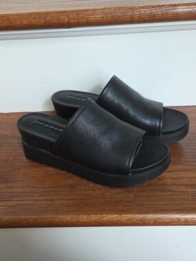 Steven  by Steve Madden Kevin sandal black size 7